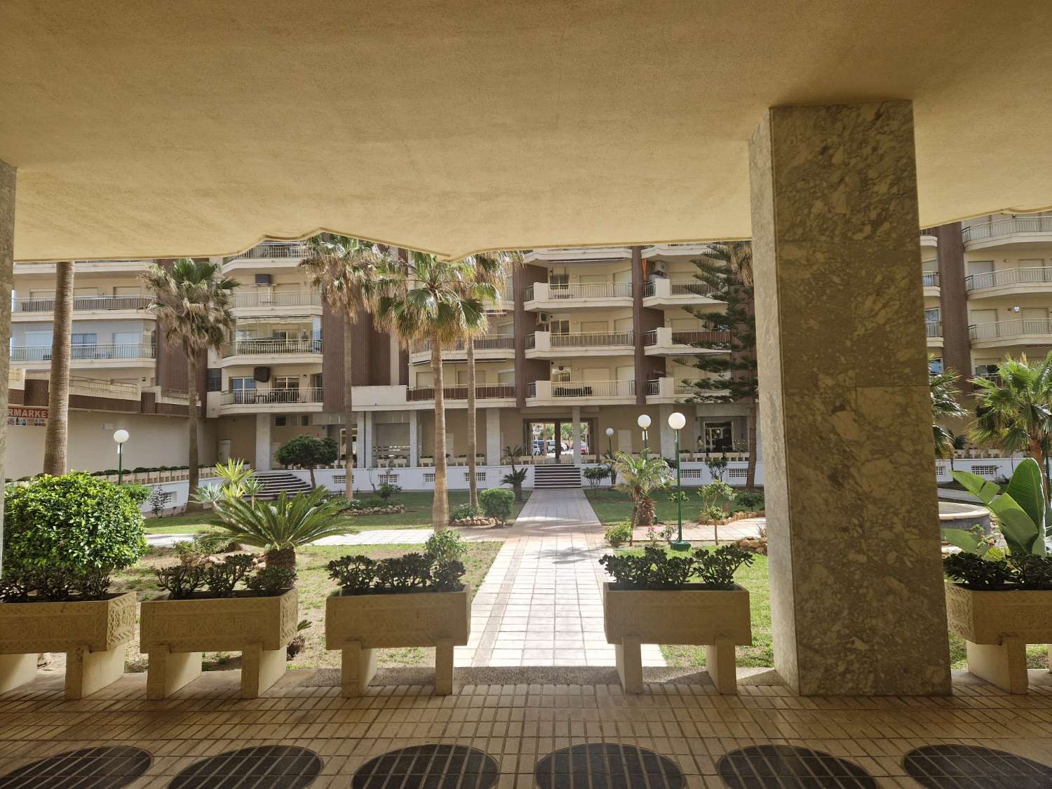 Exclusive apartment with a terrace in Parque Doña Sofía, Fuengirola