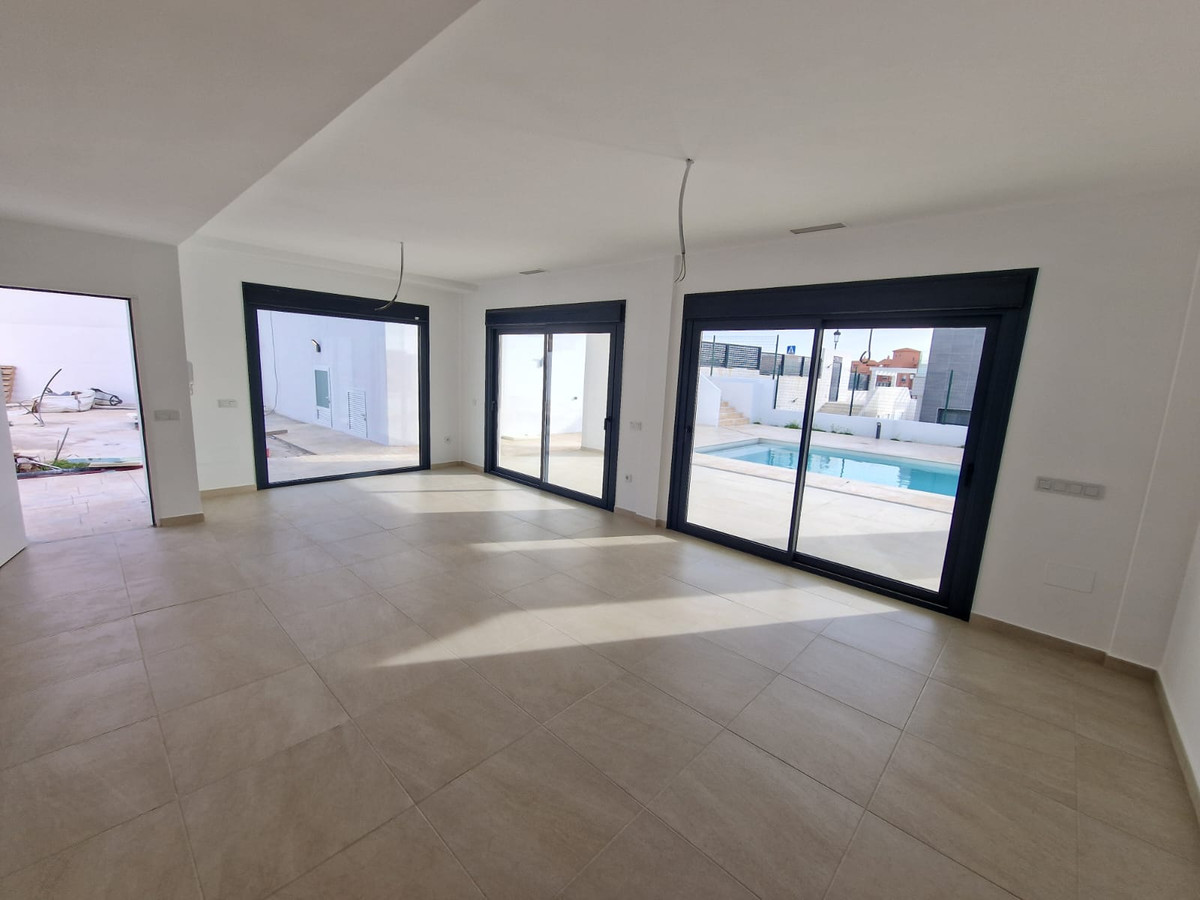 Villa en venta en Manilva