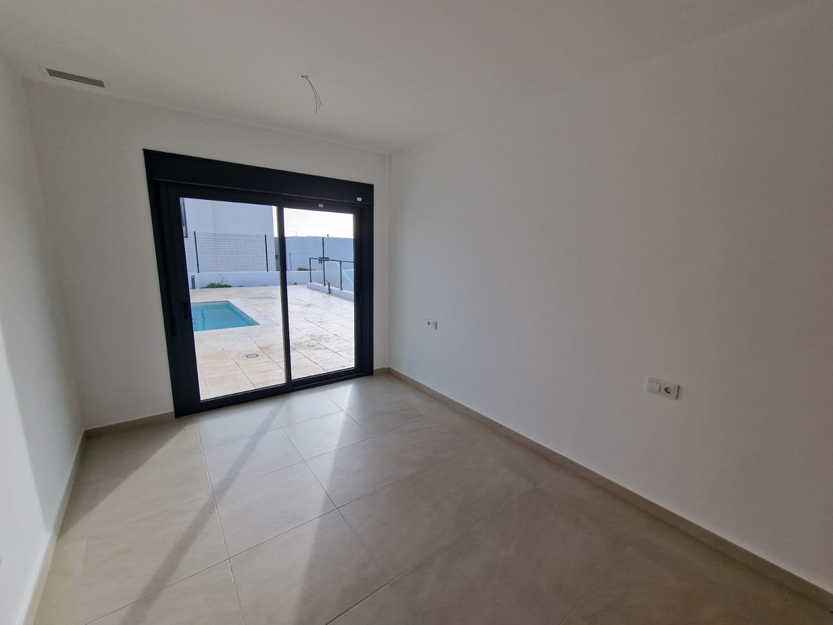 Villa en venta en Manilva