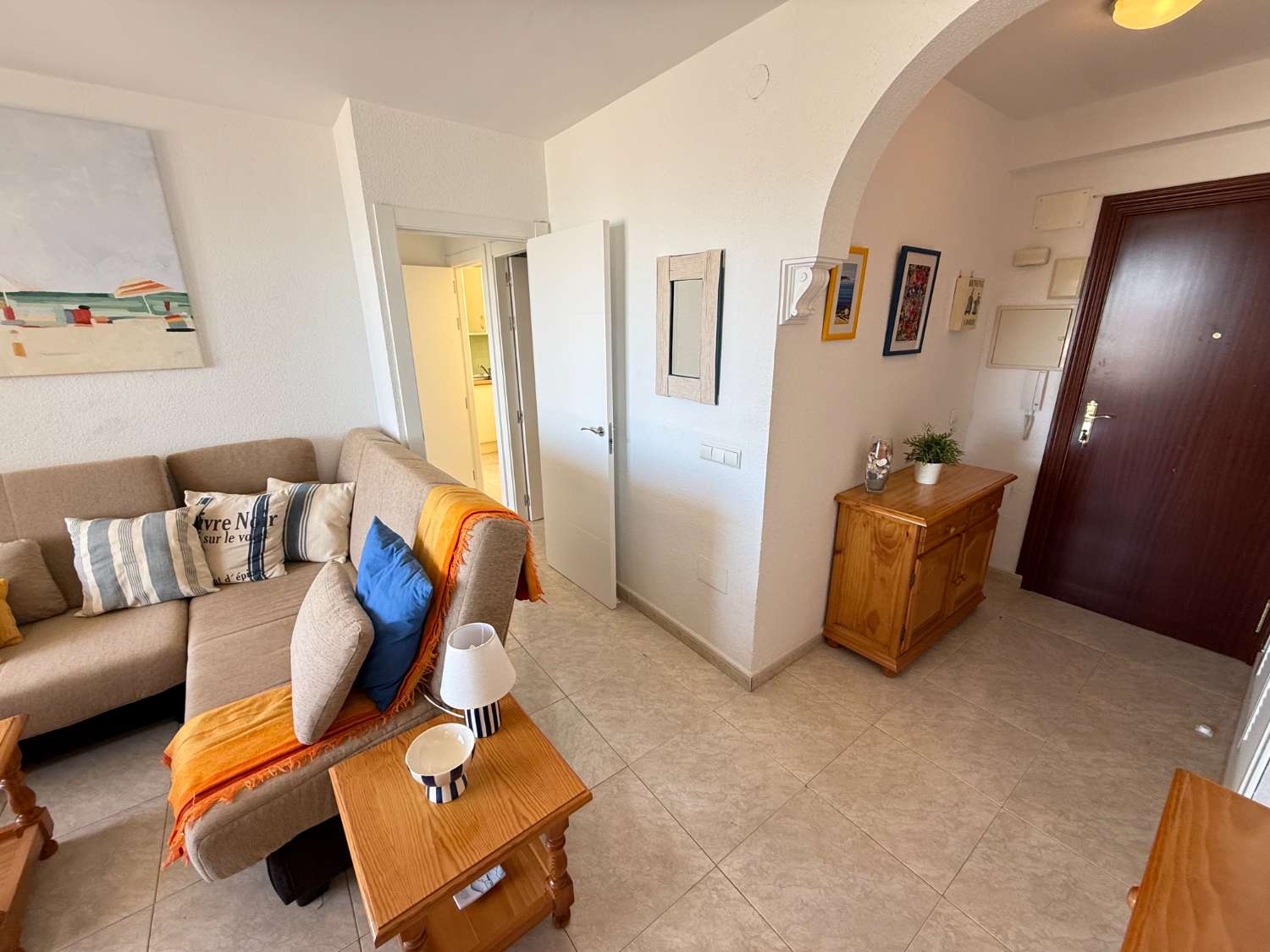 Apartamento Vacacional en Fuengirola junto al Castillo Sohail: Vistas al Mar, Piscina y Playa