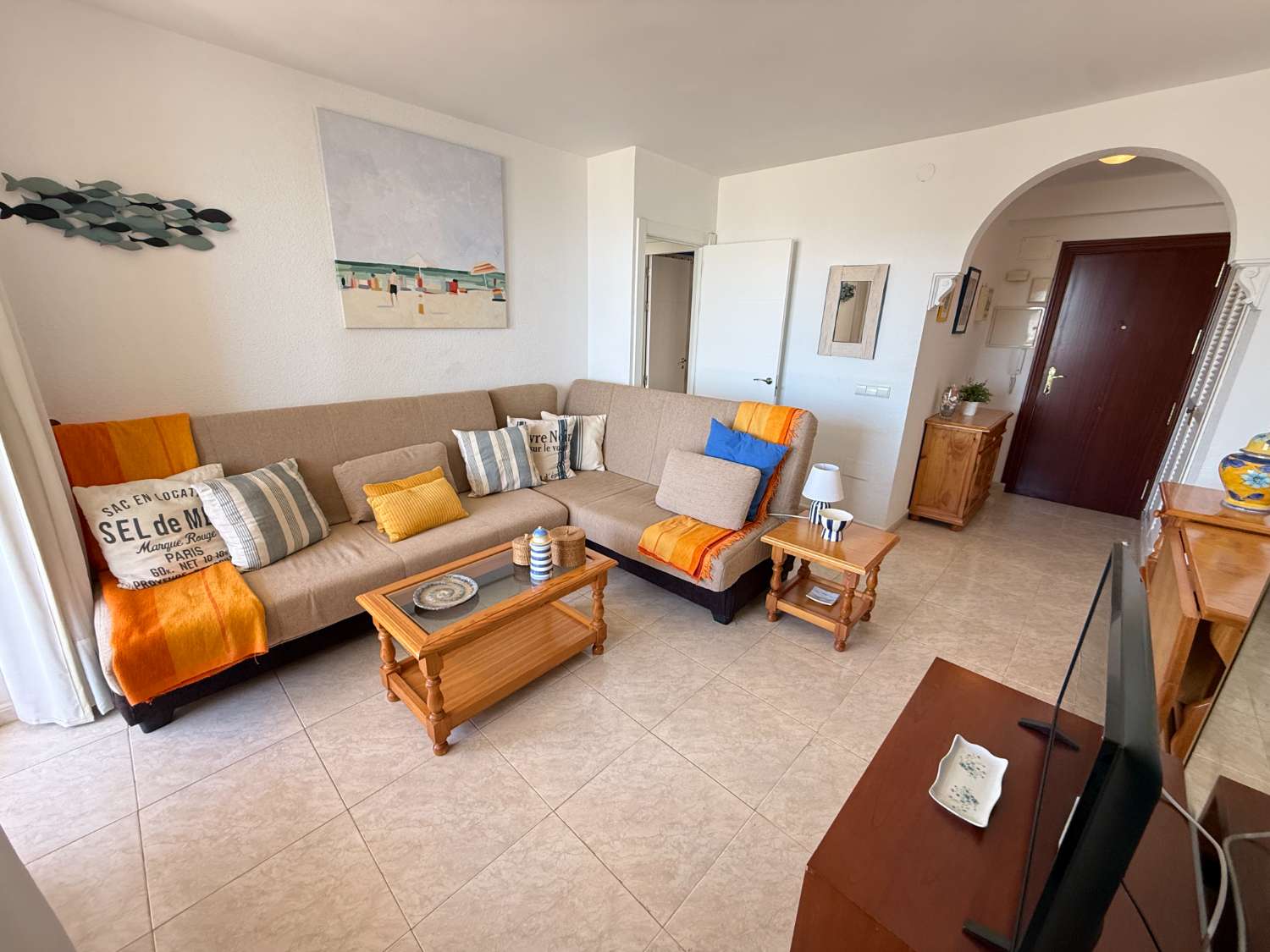 Apartamento Vacacional en Fuengirola junto al Castillo Sohail: Vistas al Mar, Piscina y Playa