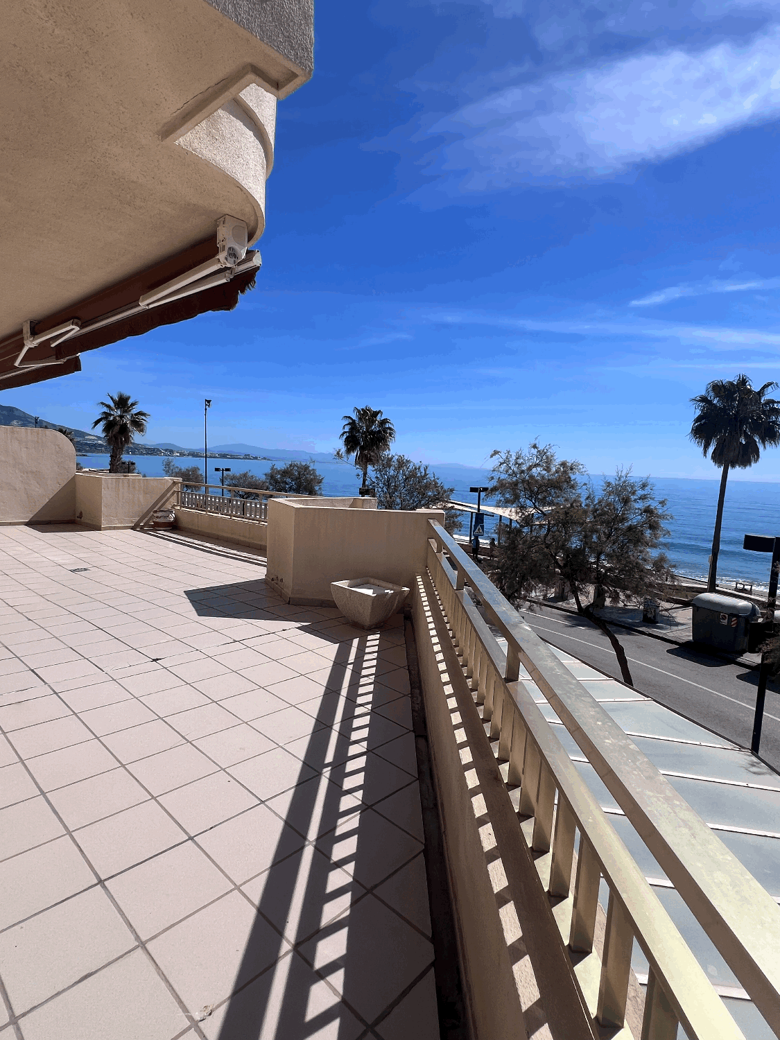 Heeft het allemaal! Front aan zee, terras met panoramisch uitzicht, 2 slaapkamers, Fuengirola