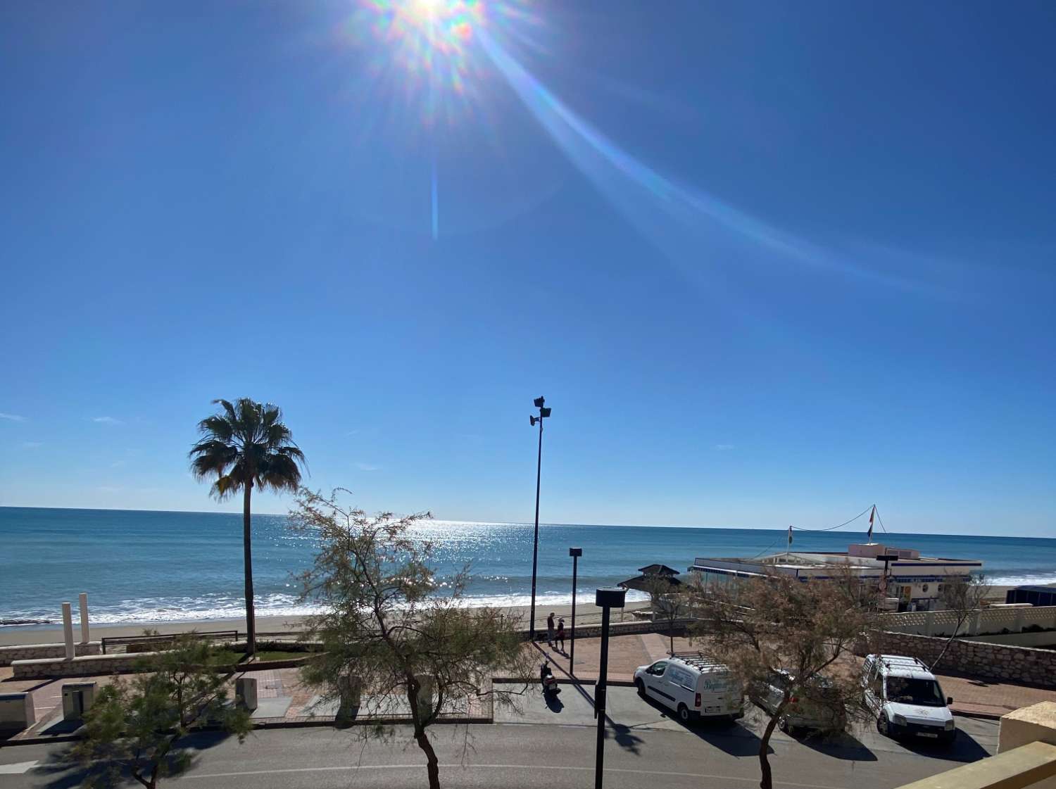 Has it all! Front to the sea, terrace with panoramic views, 2 bedrooms, Fuengirola