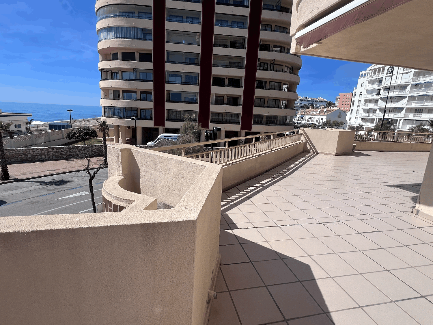 Heeft het allemaal! Front aan zee, terras met panoramisch uitzicht, 2 slaapkamers, Fuengirola