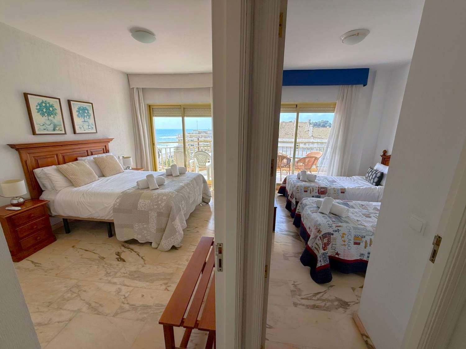 مناظر للبحر والشاطئ ورائحة البحر أمام باسيو ماريتيمو دي فوينخيرولا