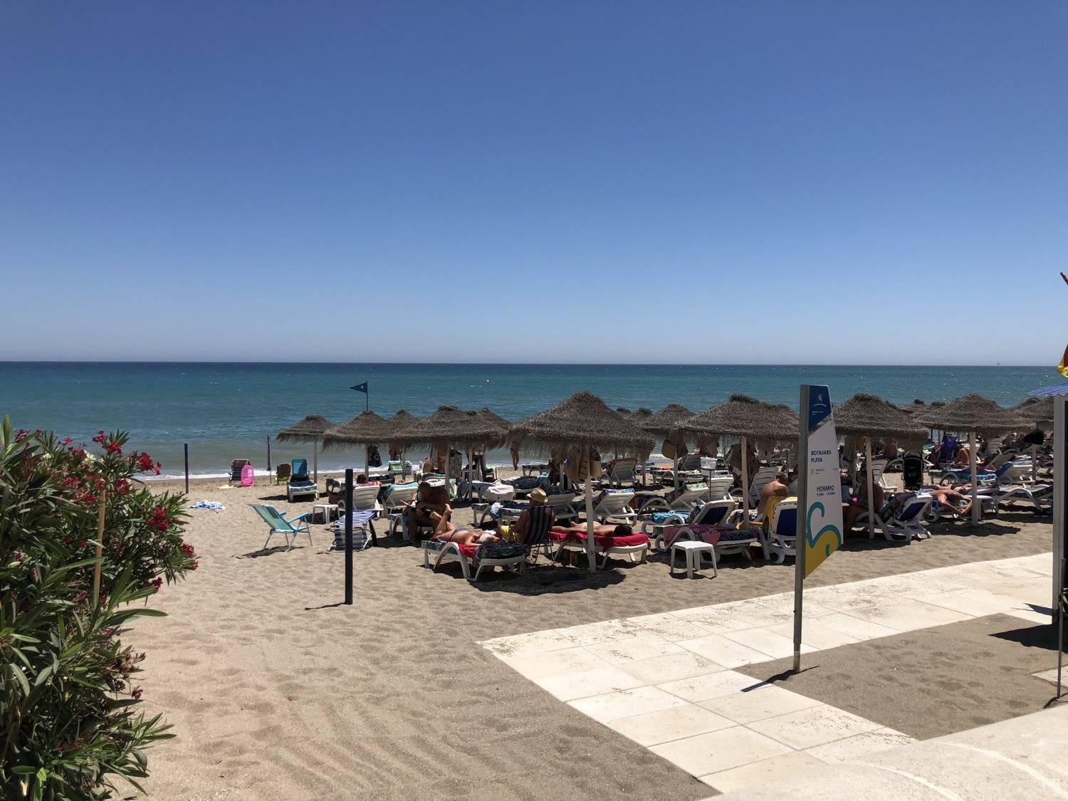 Blick auf das Meer, Strand, Meeresgeruch, vor dem Paseo Marítimo de Fuengirola