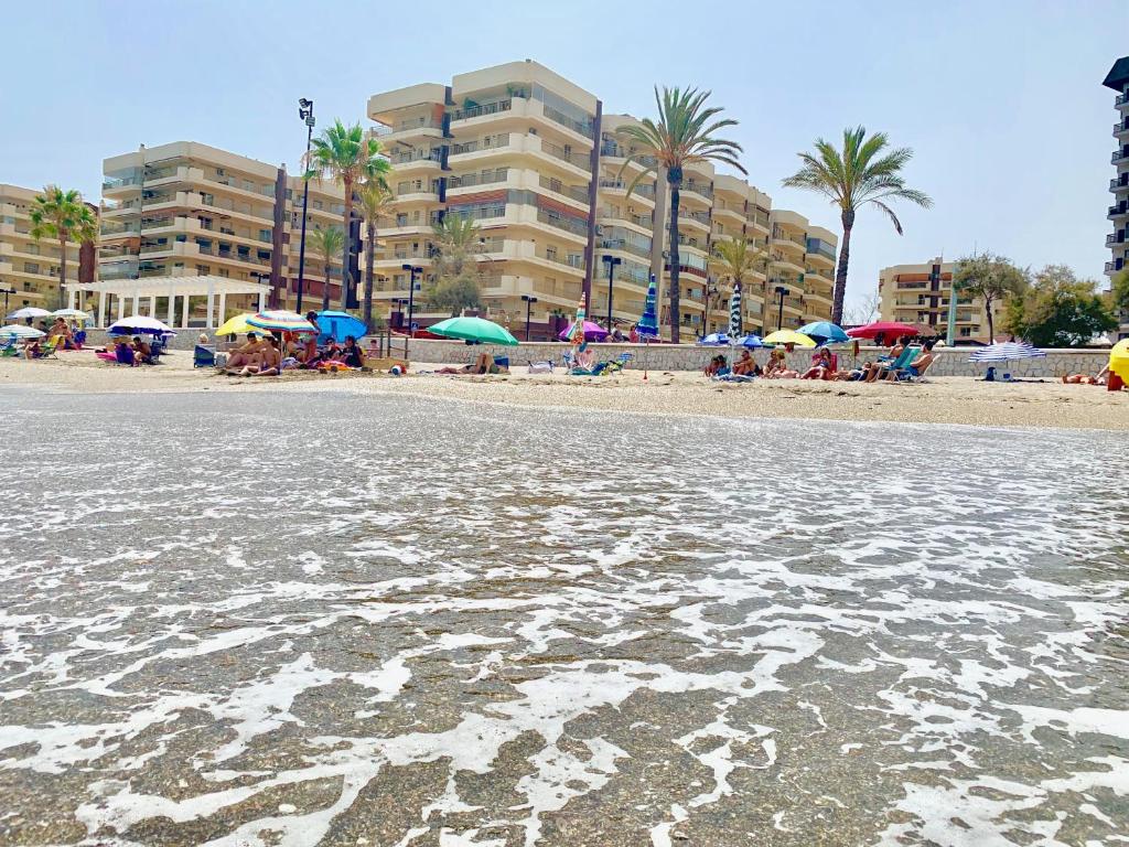 Blick auf das Meer, Strand, Meeresgeruch, vor dem Paseo Marítimo de Fuengirola