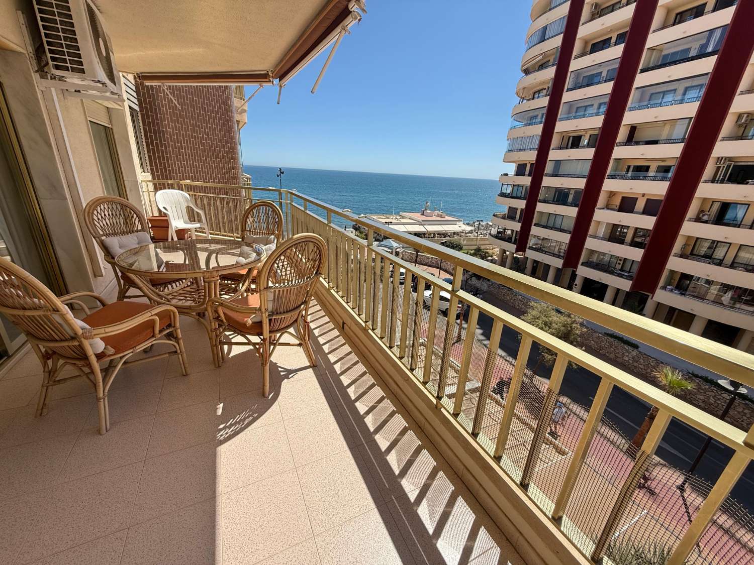 A pochi metri dalla spiaggia. Sul lungomare di Fuengirola