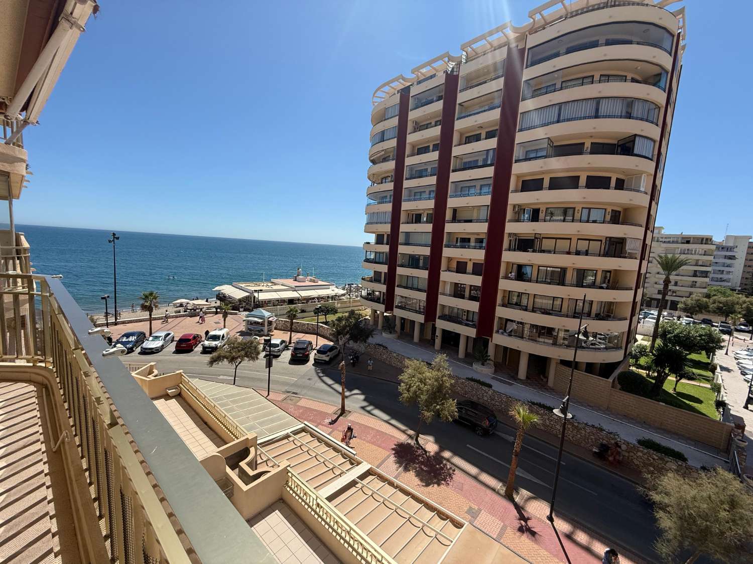 A pochi metri dalla spiaggia. Sul lungomare di Fuengirola
