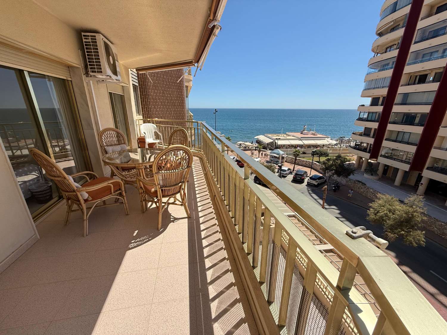 A pochi metri dalla spiaggia. Sul lungomare di Fuengirola