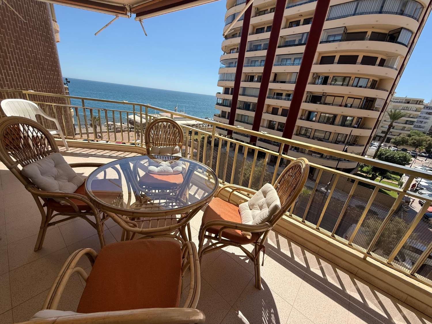 A pochi metri dalla spiaggia. Sul lungomare di Fuengirola