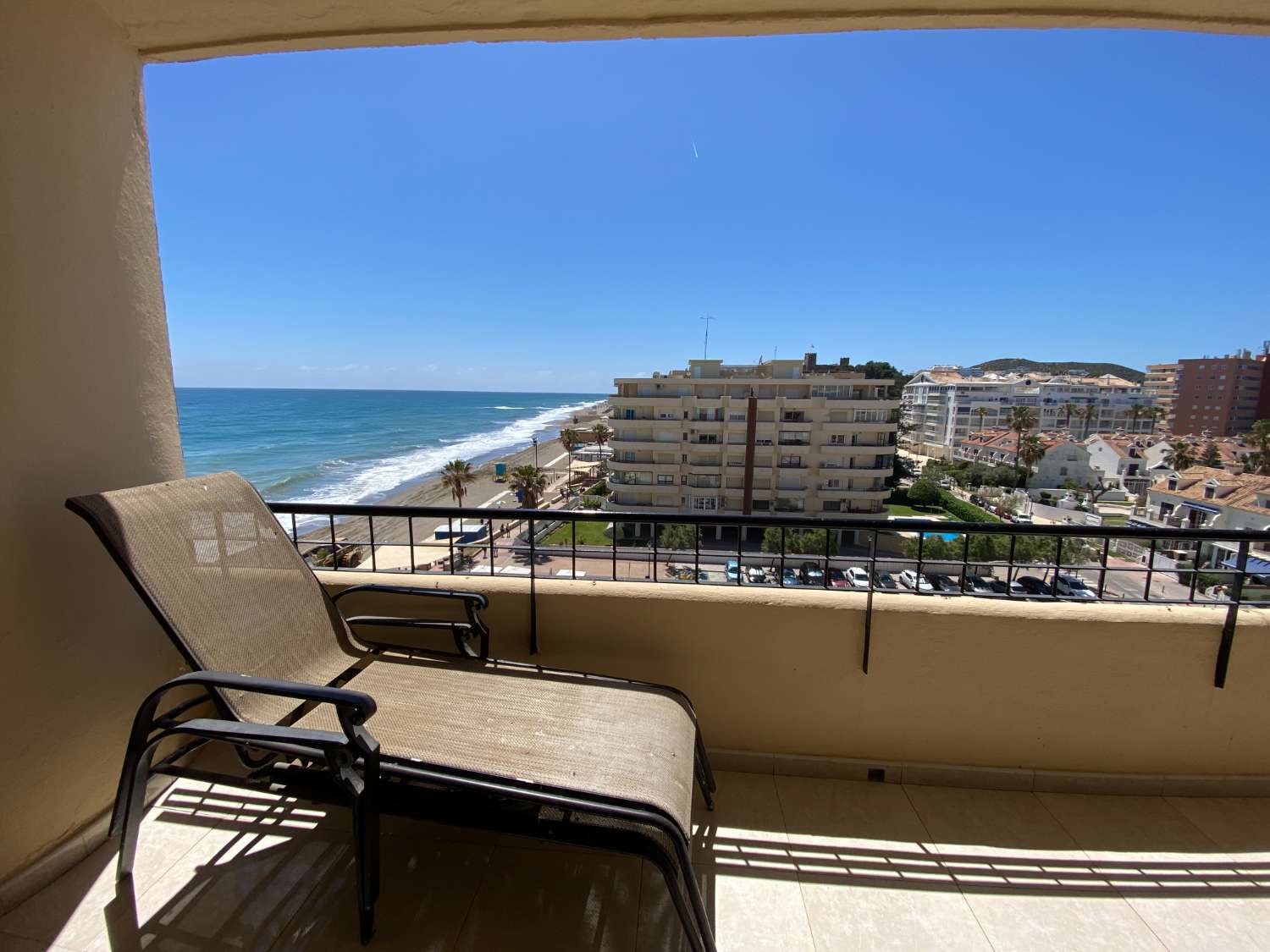 Het is alsof je op een cruiseschip zit! fantastisch appartement met 3 slaapkamers aan het strand in Fuengirola