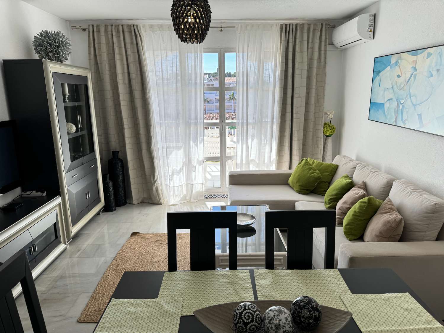 El Clima, el mar y la ubicación de esta vivienda  de 3 dormitorios, es ideal en la Playa de Fuengirola