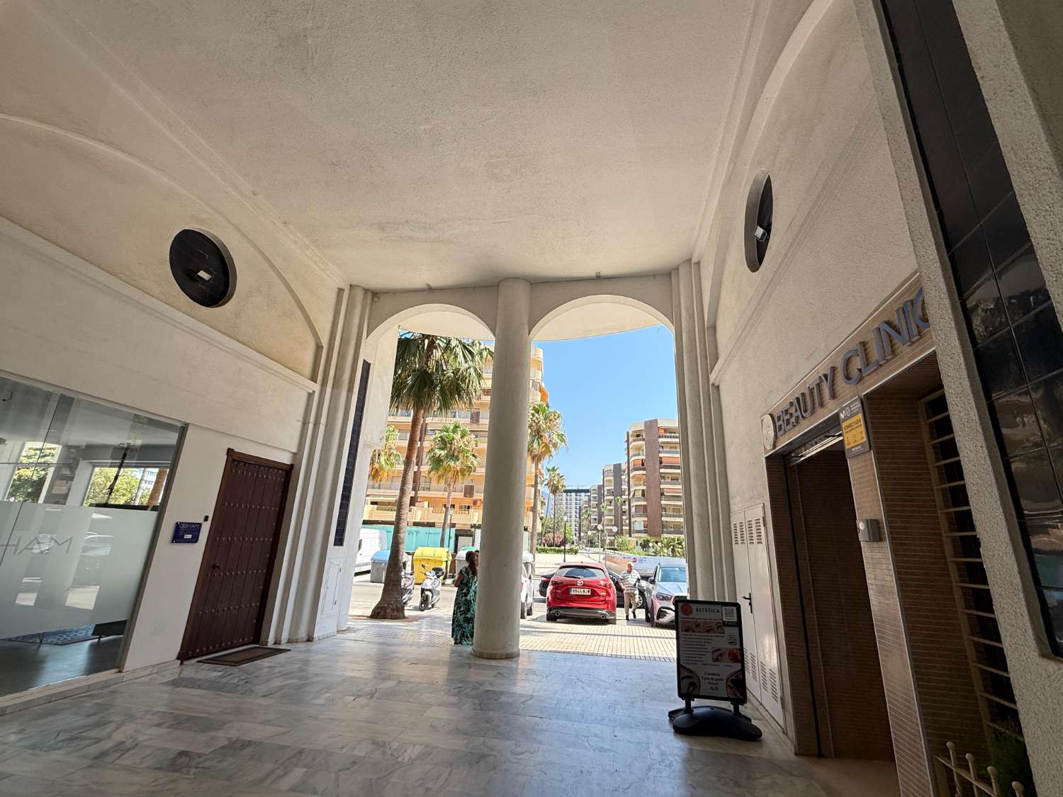 El Clima, el mar y la ubicación de esta vivienda  de 3 dormitorios, es ideal en la Playa de Fuengirola