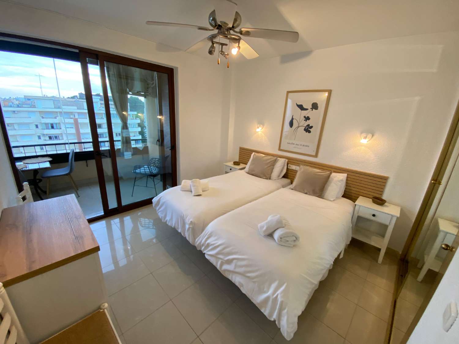 Fuengirola, 1 dormitorio, vistas panorámicas, Wi-Fi Gratis, piscina, Primera línea playa.