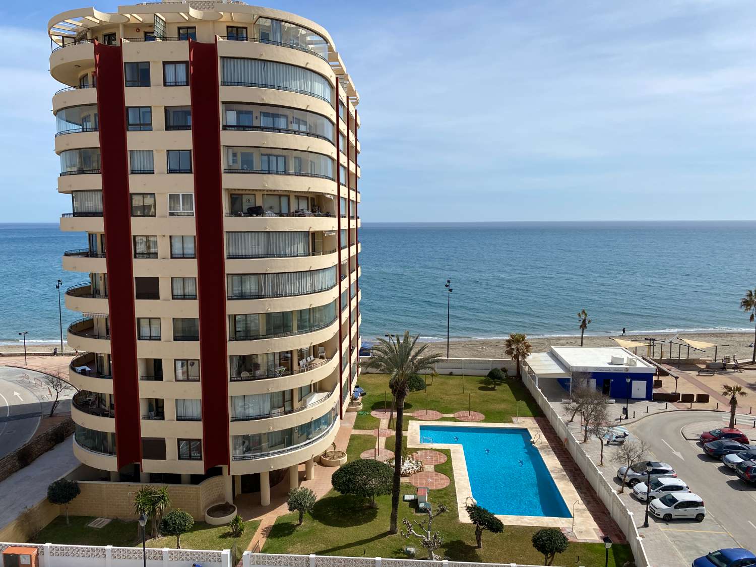 Fuengirola, 1 Schlafzimmer, Panoramablick, kostenloses WLAN, Swimmingpool, direkt am Strand.