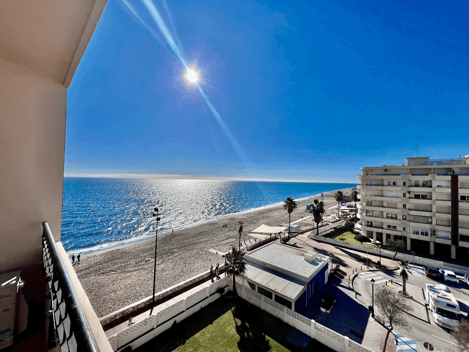 Beach, Fuengirola, 1 bedroom, swimming pool the sea and the sky.