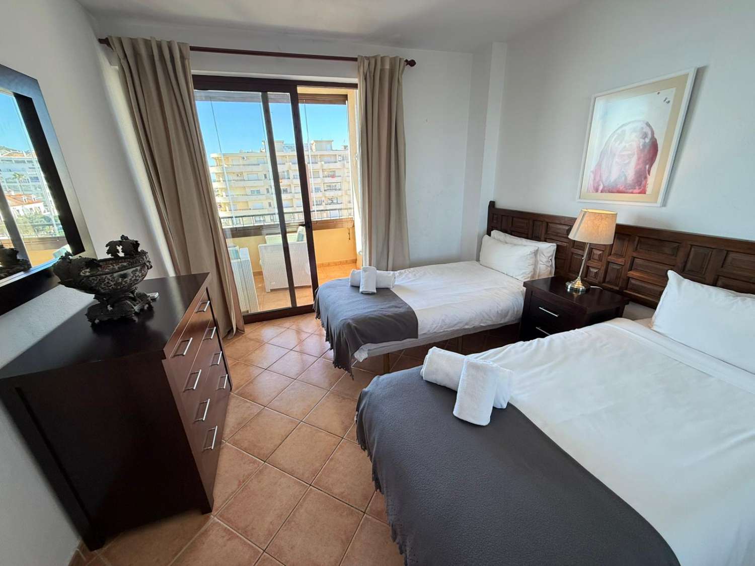 海滩，福恩吉罗拉，1 间卧室，游泳池大海和天空。