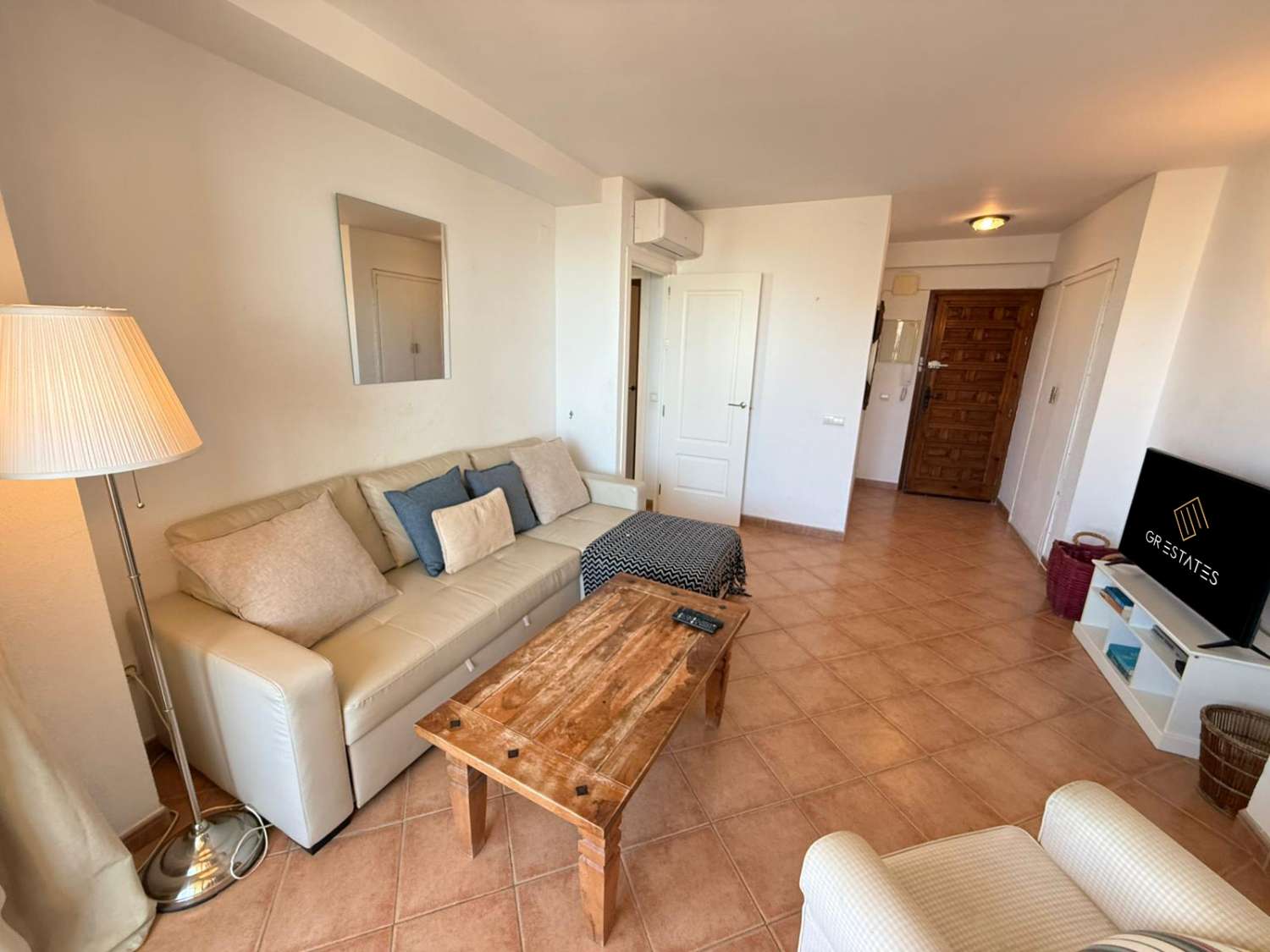 海滩，福恩吉罗拉，1 间卧室，游泳池大海和天空。