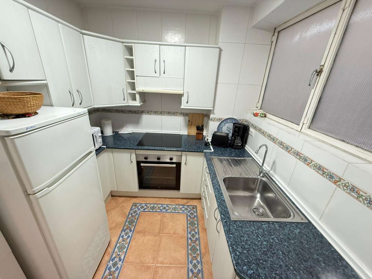 海滩，福恩吉罗拉，1 间卧室，游泳池大海和天空。