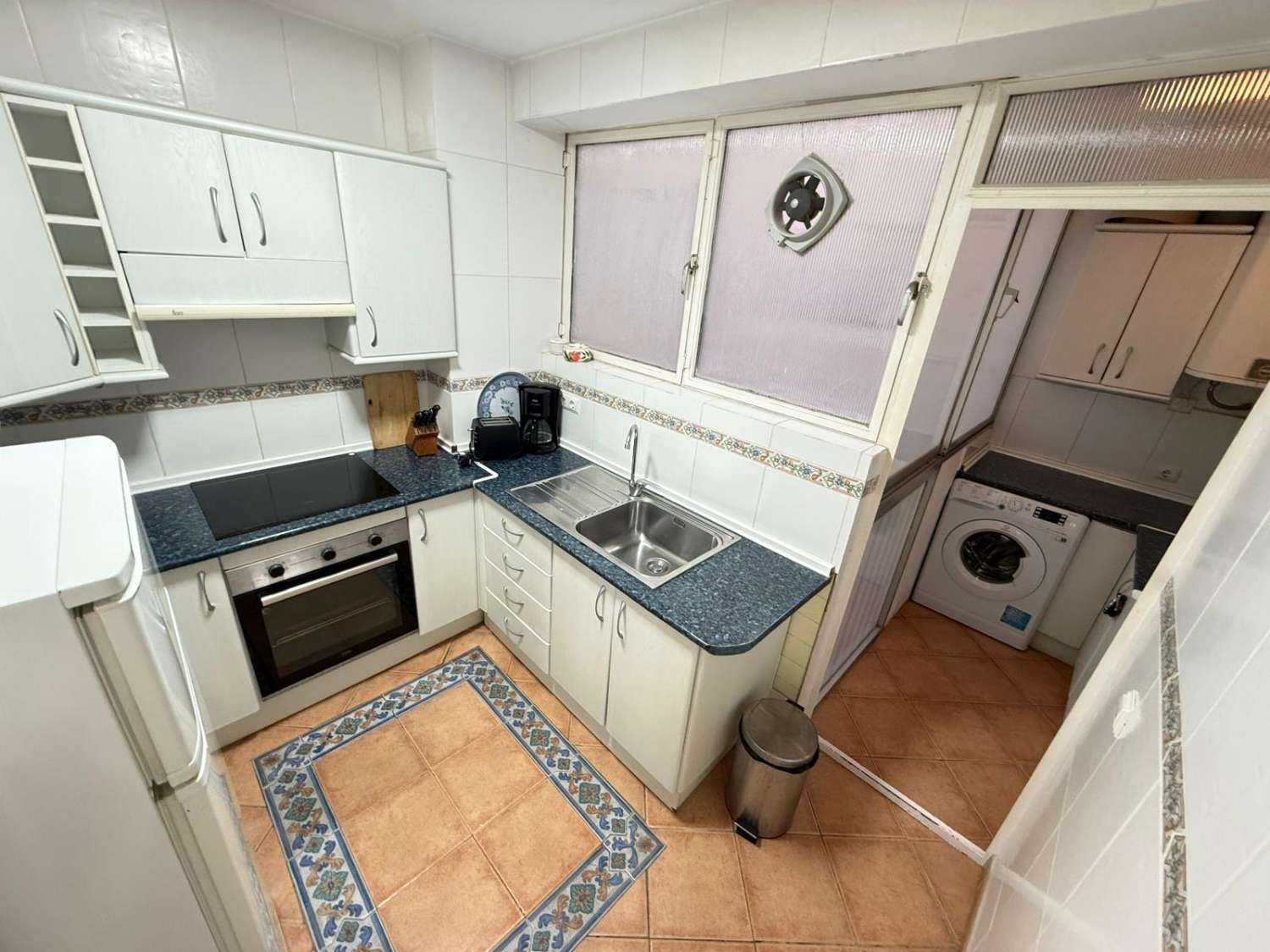 海滩，福恩吉罗拉，1 间卧室，游泳池大海和天空。