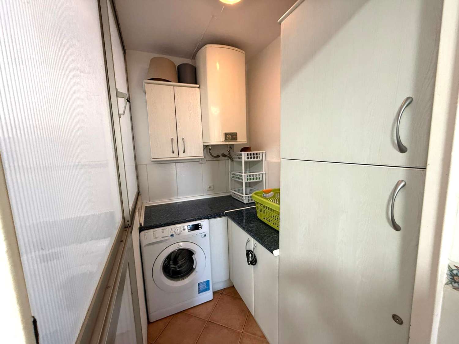 海滩，福恩吉罗拉，1 间卧室，游泳池大海和天空。