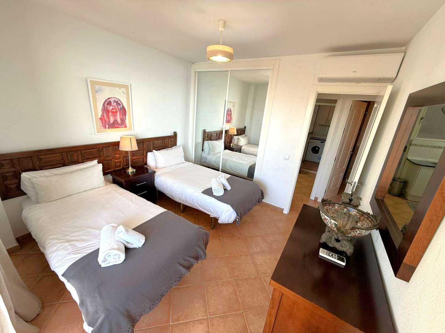 海滩，福恩吉罗拉，1 间卧室，游泳池大海和天空。