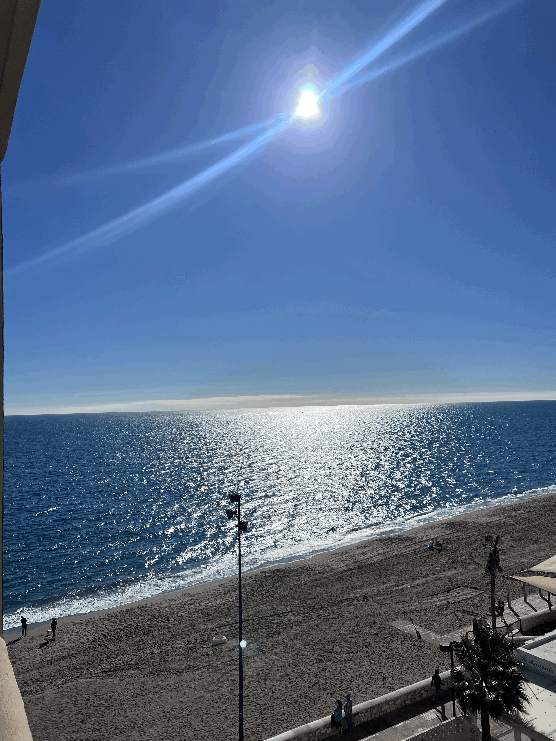 Beach, Fuengirola, 1 bedroom, swimming pool the sea and the sky.