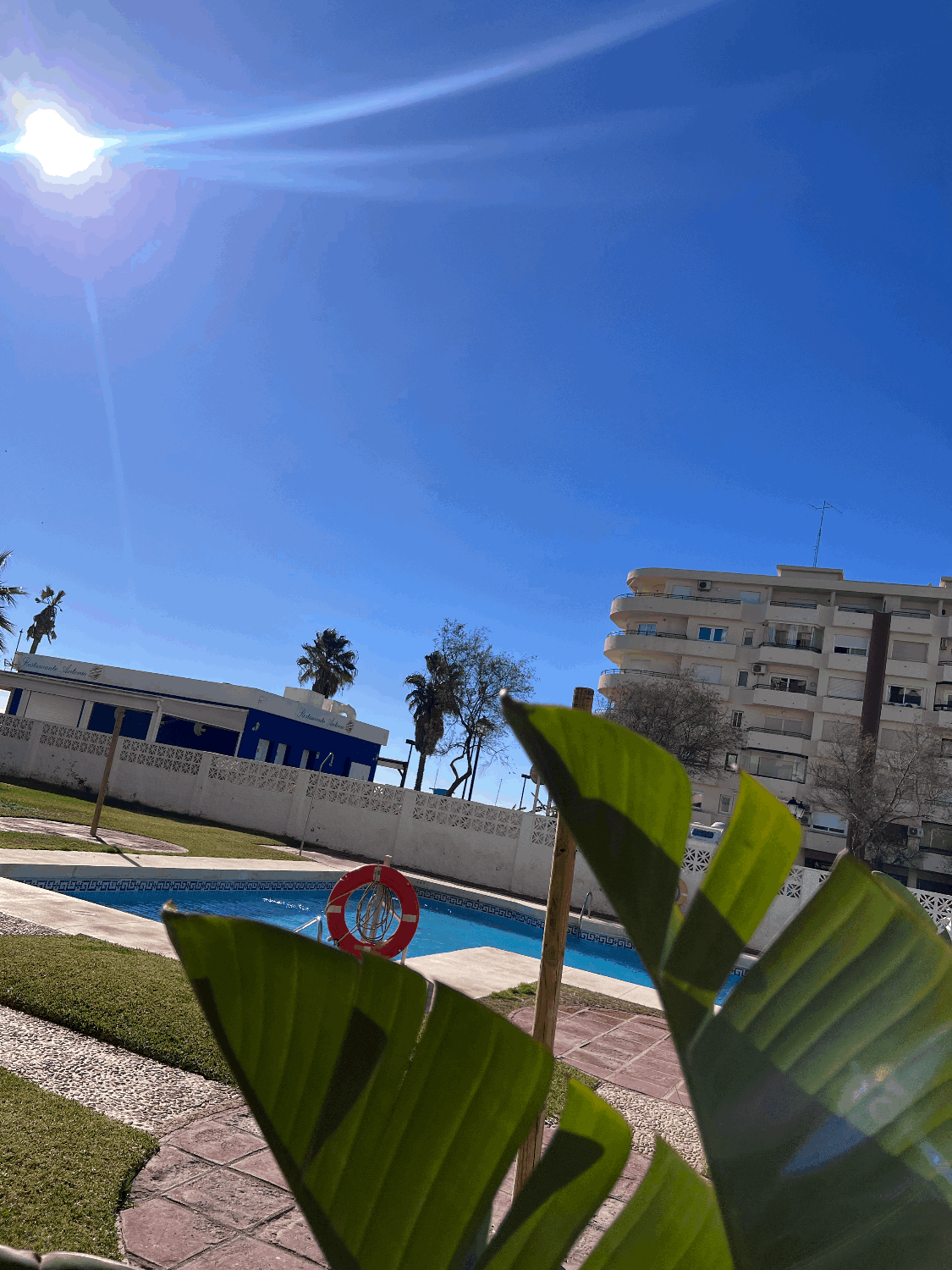 Beach, Fuengirola, 1 bedroom, swimming pool the sea and the sky.