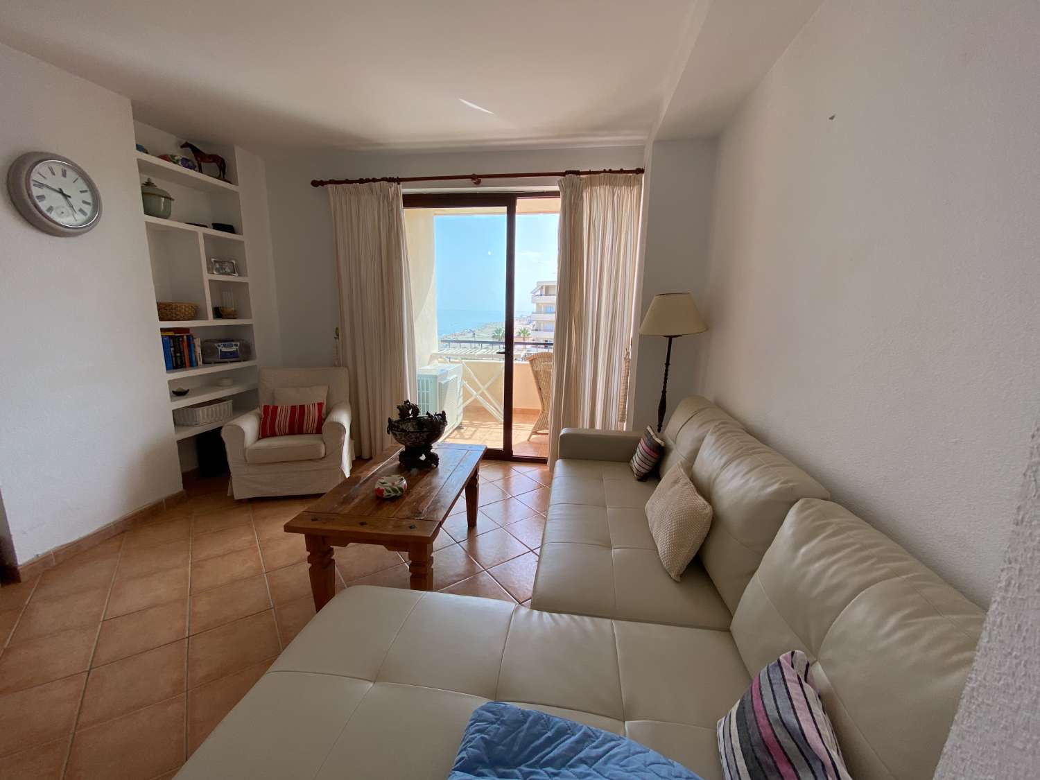 Beach, Fuengirola, 1 bedroom, swimming pool the sea and the sky.