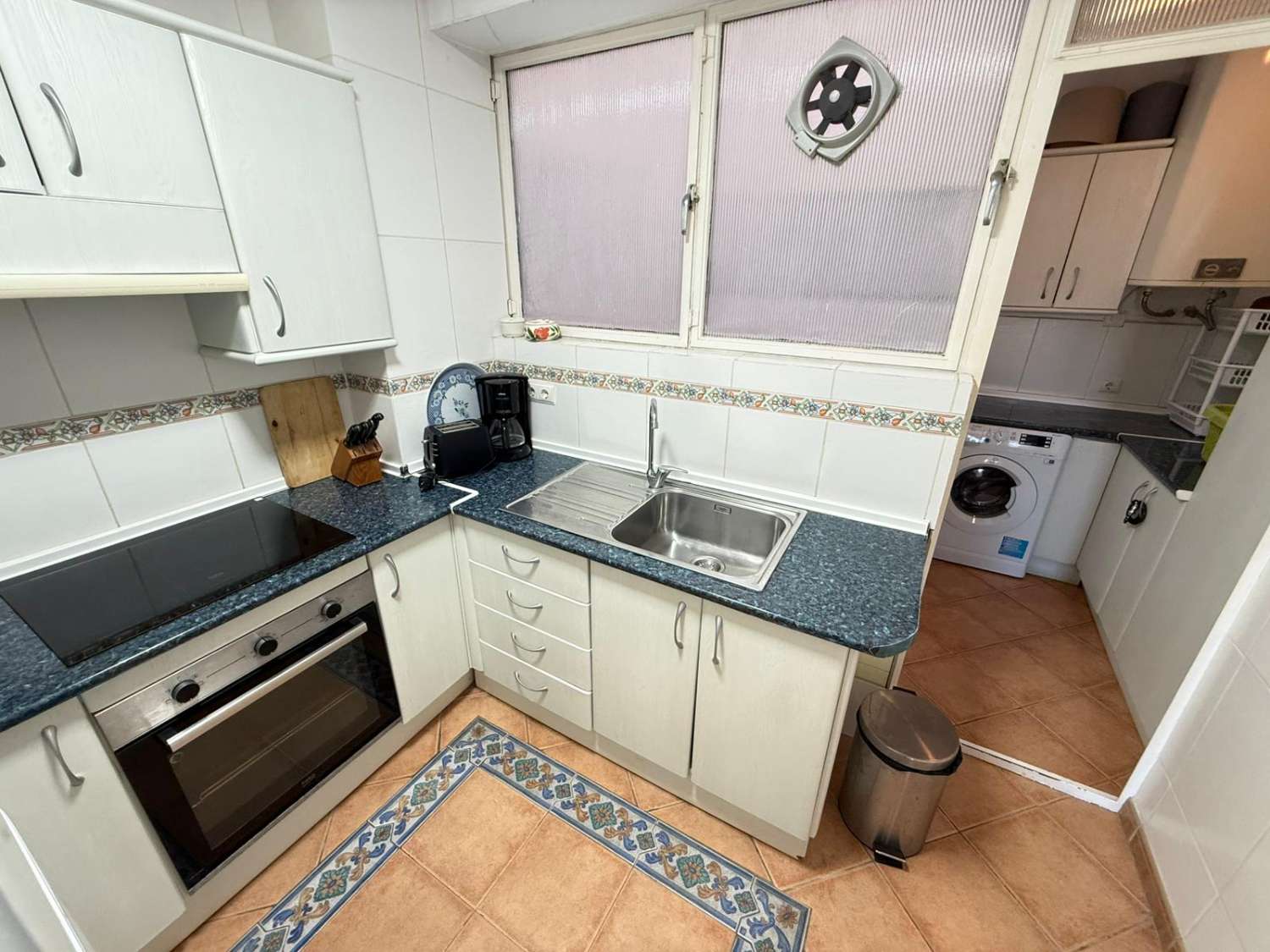 海滩，福恩吉罗拉，1 间卧室，游泳池大海和天空。