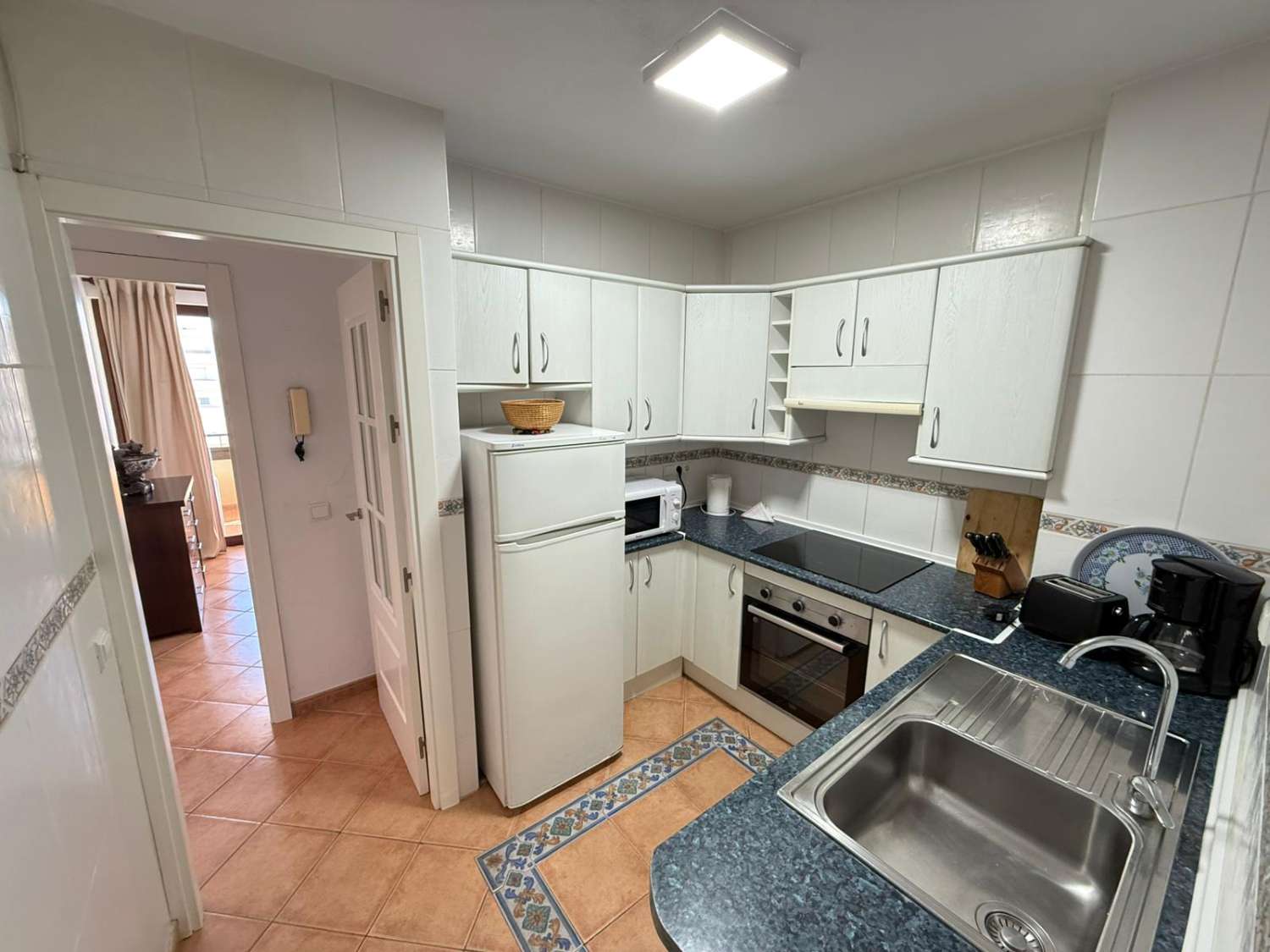 海滩，福恩吉罗拉，1 间卧室，游泳池大海和天空。