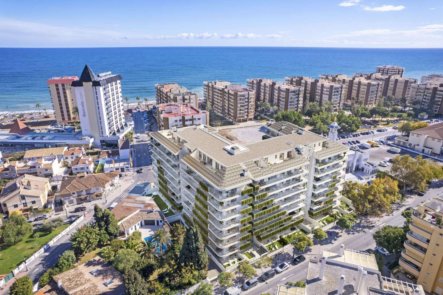 Nyt tilbud 2 soveværelser og 2 badeværelser med terrasse, parkering og opbevaringsrum i centrum af Fuengirola