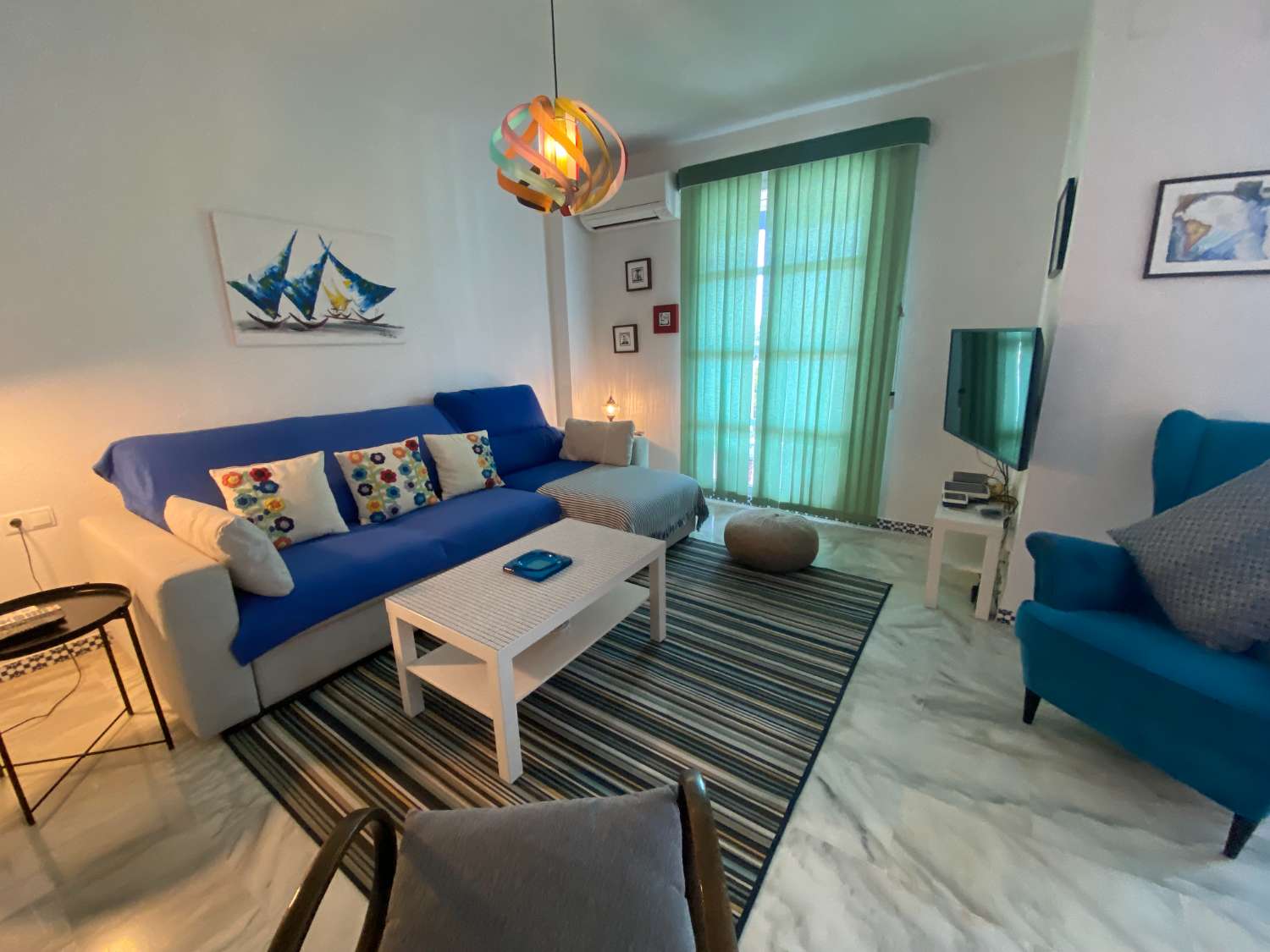 超级漂亮，2 间卧室，位于福恩吉罗拉的海滨
