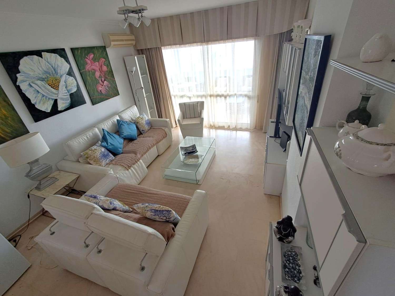 Lägenhet i första raden av stranden i Fuengirola