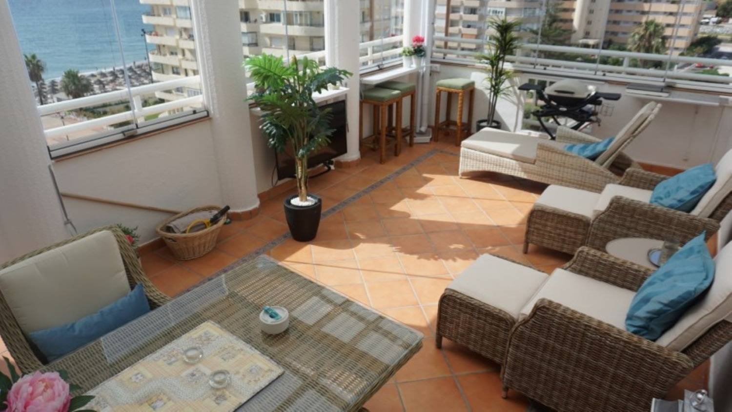 SPECTACULAR PENTHOUSE, 3 BEDROOMS, FRONT TO THE SEA, PLAYA DEL CASTILO, FUENGIROLA