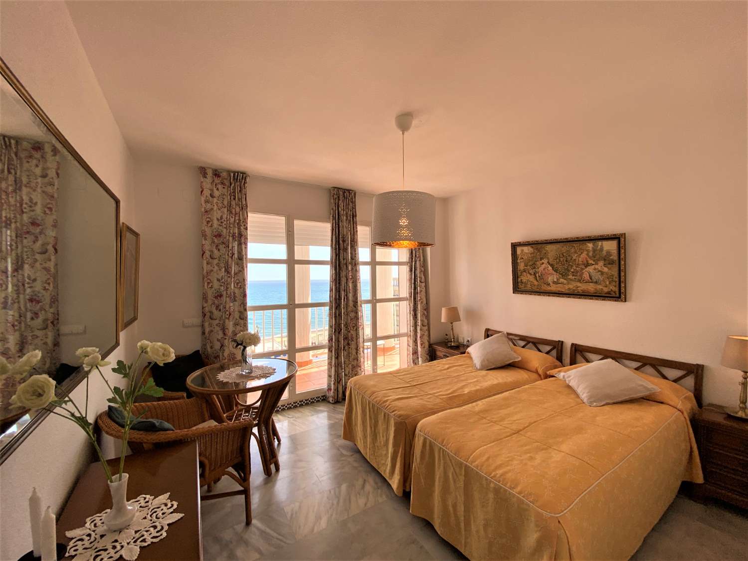 بنتهاوس مذهل ، 3 غرف نوم ، أمام البحر ، بلايا ديل كاستيلو ، فيونجيرولا