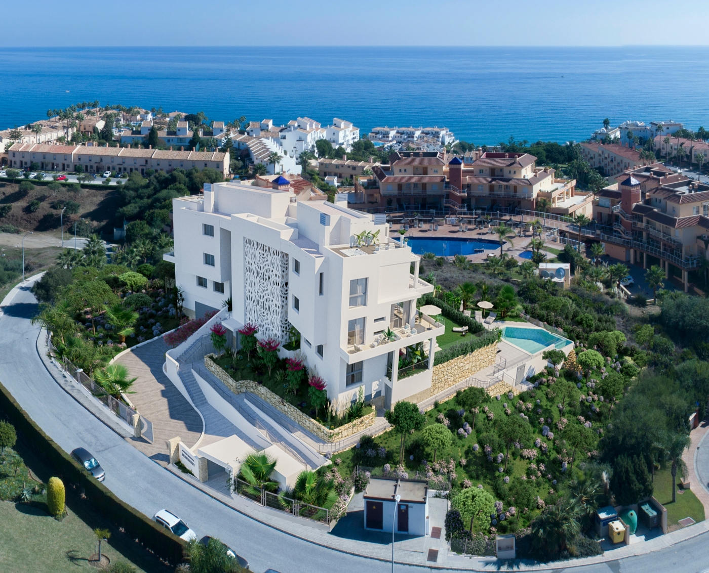 Exclusive Luxury Apartments Mijas Costa merinäköalalla, terassilla, uima-altaalla ja pysäköintialueella